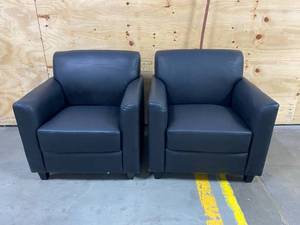 lot 40 image: Lot of 2-  LoungeOfficeDen Chairs
