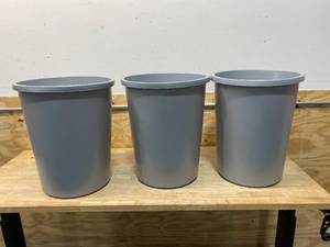 lot 118 image: RUBBERMAID COMMERCIAL PRODUCTS Lot of 3-  Untouchable 11 Gal. Grey Round Trash Cans