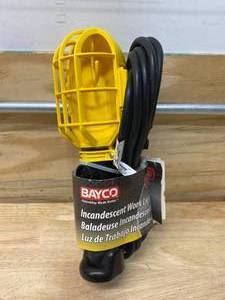 lot 71 image: BAYCO Incandescent Trouble Light-25 Foot 182 Plastic Cage