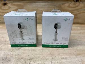 lot 87 image: ARLO Lot of 2-  IndoorOutdoor Mounts - Arlo & Arlo Pro Compatible - White