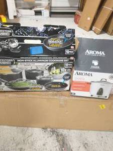 lot 9 image: NON-STICK ALUMINUM COOKWARE SETAND AROMA RICE COOKER