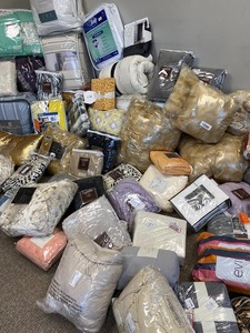lot 38 image: lot of bed sheets blankets and covers all new