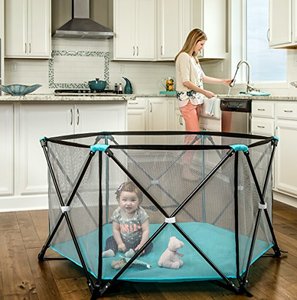 lot 79 image: Regalo My Play Portable Playard Model 1370 DS
