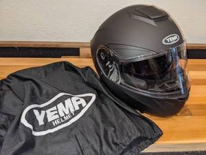 lot 10 image: YEMA Motorcycle Full Face Helmet DOT Approved, XXL