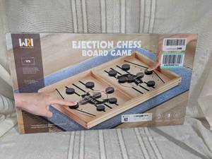 lot 130 image: WRI Ejection Chess Board Game