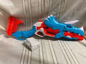 lot 18 image: Nerf Dinosquad Blaster with Ammo