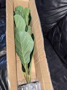 lot 39 image: Artificial Plants 30 Fiddle Leaf FIg Tree