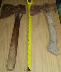 lot 130 image: Vintage Hatchet (2