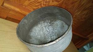 lot 135 image: Large vintage metal Funnel.