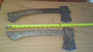 lot 156 image: Hatchets tomahawk (2).