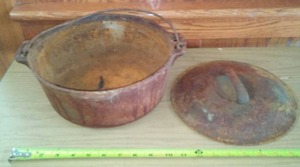 lot 162A image: Cast covered pot with handle.