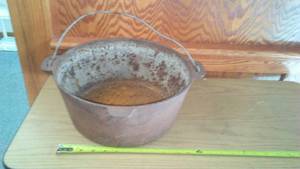 lot 164 image: Cast large pot