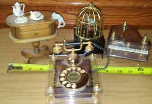 lot 192 image: Miniature Music Boxes