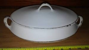 lot 197 image: Homer Laughlin Covered Serving Bowl.