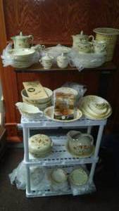 lot 203 image: Jewel Tea Autumn Leaf Dishware. Huge Collection, Hall China Company, Mary Dunbar (1933 to 1940s).