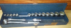 lot 214 image: IH international harvester ratchet set.