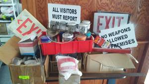 lot 274 image: Huge lot of miscellaneous hardware.