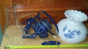 lot 300 image: Cast metal frame wall lamp- complete.