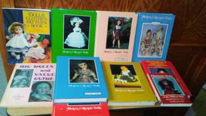 lot 302 image: Doll collector book- Fabulous.