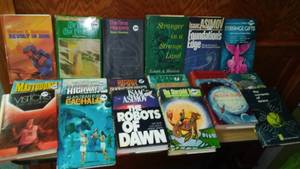 lot 862 image: 18 sci-fi hardcover books