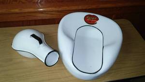 lot 869 image: Bedpan and urinal by Jones Relax NO. 500.