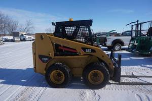lot 5 image: 2010 Cat Model 236B2 Skid Loader Skid Steer
