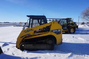 lot 8 image: 2007 Gehl Model CTL 70 2 Speed Multi Terrain Tracked Skid Loader Skid Steer