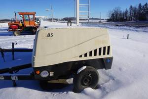 lot 12 image: Doosan Model C185 Tow Behind Air Compressor