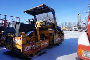 lot 7 image: Dyna Pac Model CC501 50 Series Heavy Duty Smooth Drum Asphalt Roller Packer