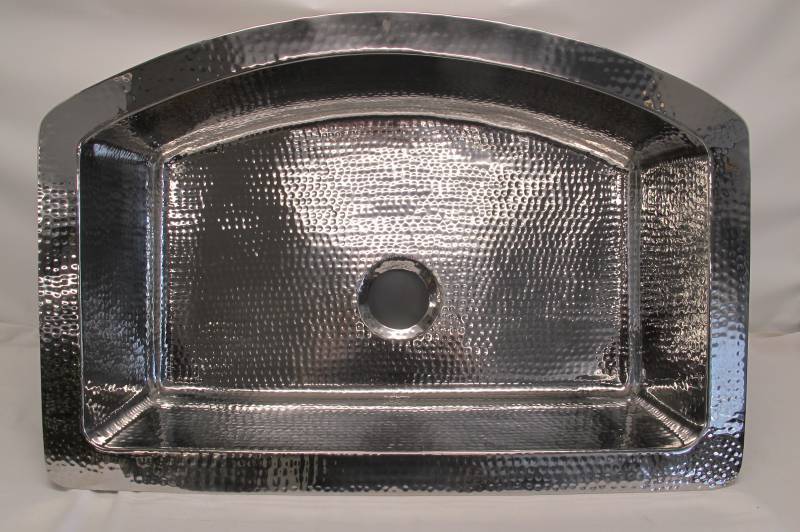 lot 563 image: Handcrafted Hammered Stainless Steel - Convex Rounded Farmhouse Sink - 33