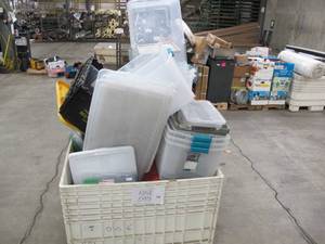 lot 595 image: Pallet of Miscellaneous Storage Bins From Warehouse