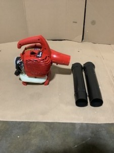 Homelite 150 MPH 400 CFM 2-Cycle Handheld Gas Leaf Blower. See Pictures