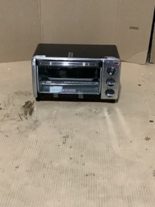 BLACKDECKER 1150 W 4-Slice Stainless Steel Convection Toaster Oven with Built-In Timer. See Pictures