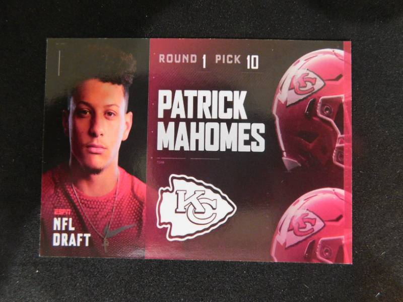 lot 100 image: 2017 ESPN NFL Draft Patrick Mahomes Rookie Card LK