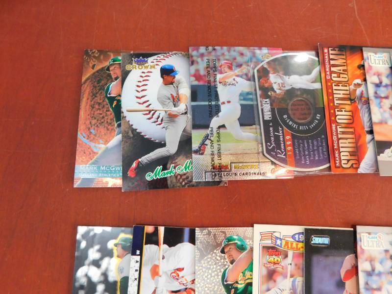 lot 125 image: (50) Mark McGwire baseball card Player Lot.