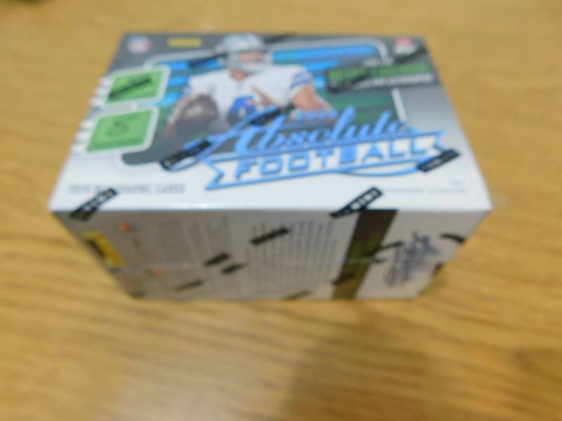 lot 3 image: 2020 Panini Absolute NFL Football BLASTER box (8 pksbx)