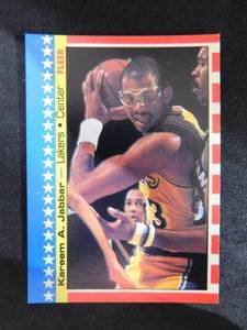 lot 18 image: 1987 Fleer Sticker Kareem Abdul-Jabbar #8 Near Mint Condition