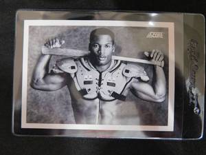 lot 118 image: 1990 Score Black & White Shoulder Pads Bo Jackson #697 Iconic Card