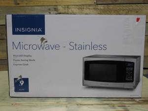 lot 78 image: Insignia - 0.9 Cu. Ft. Compact Microwave - Stainless steel