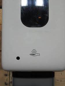 lot 112 image: Automatic soap dispenser with heavy duty stand.  Can also be wall mounted - New in Box
