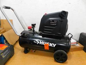 Husky 8G 150 PSI Hotdog Air Compressor