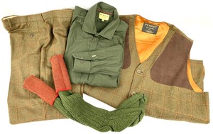 lot 39 image: Elite Mens Shooting Ensemble (Shooting Vest, Pants, Shirt and Socks) by Purdey of London - size XL-XXL44