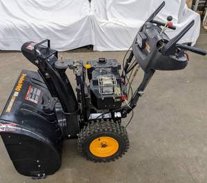 lot 114 image: Poulan Pro 30 10.5 HP Gas, Electric Start Snowblower - PP10530ES Snow Thrower