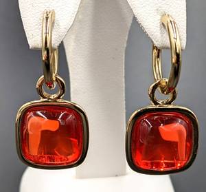 lot 80 image: Glowing 1980s Harlequin Necklace & Earrings