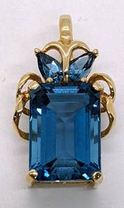 lot 171 image: Gorgeous Blue Topaz and 14K Yellow Gold Pendant