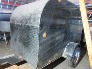lot 504 image: ENCLOSED TRAILER  5 X 8