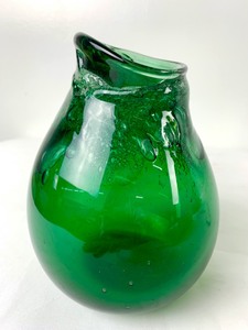 lot 45 image: Vintage Studio Blown Glass Vibrant Green Vase