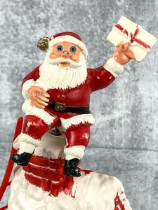 lot 120 image: VintageRetro Plastic Christmas Decoration - Santa on the Roof