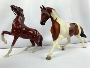 lot 114B image: 2 Vintage Breyer- Reeves & Hartland Plastics Horses