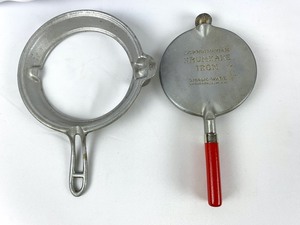 lot 111 image: NORDIC WARE - Vintage Krumkake Iron